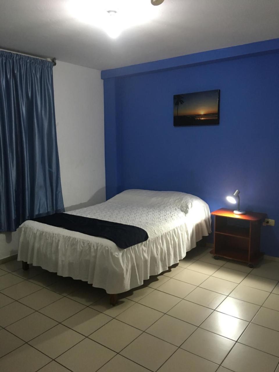 Hostal Albatros Manta Exterior foto