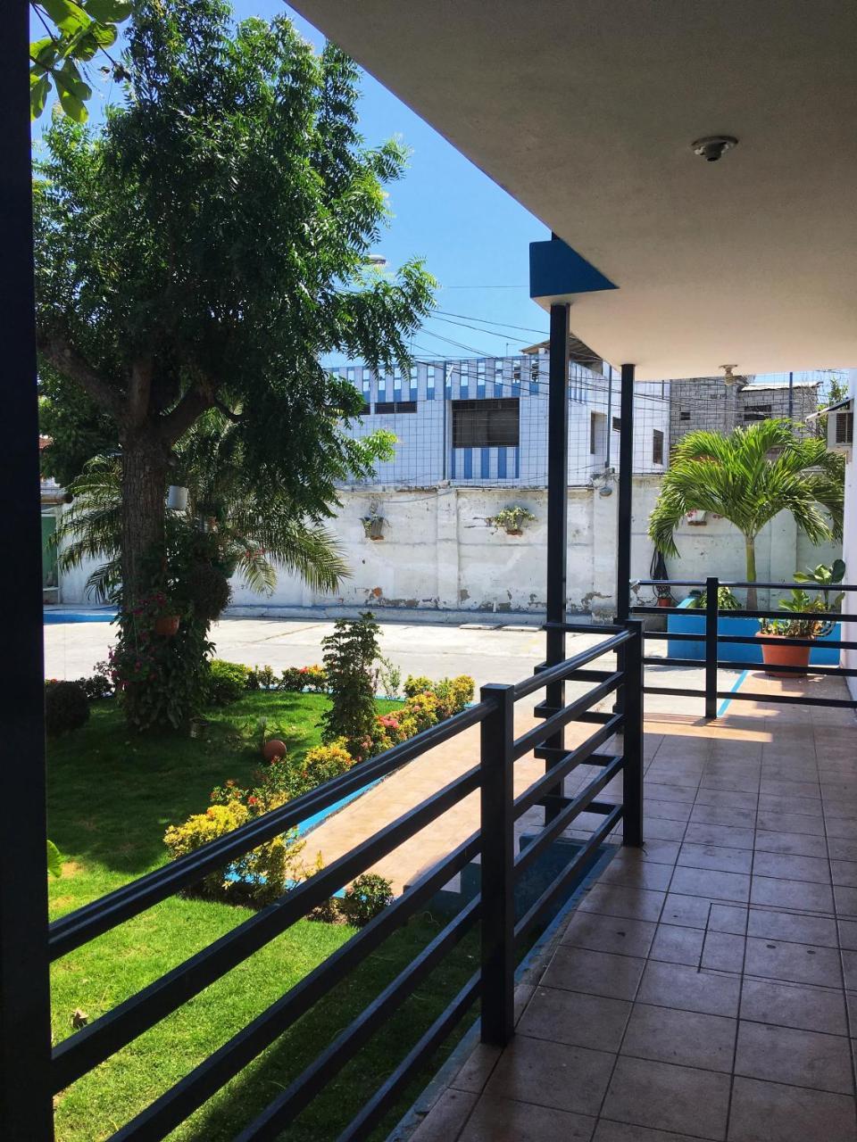 Hostal Albatros Manta Exterior foto